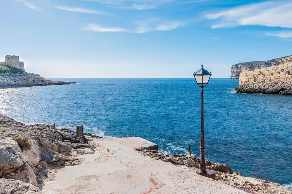 Apartamento Seafront Penthouse With Terrace In Xlendi, Gozo Exterior foto